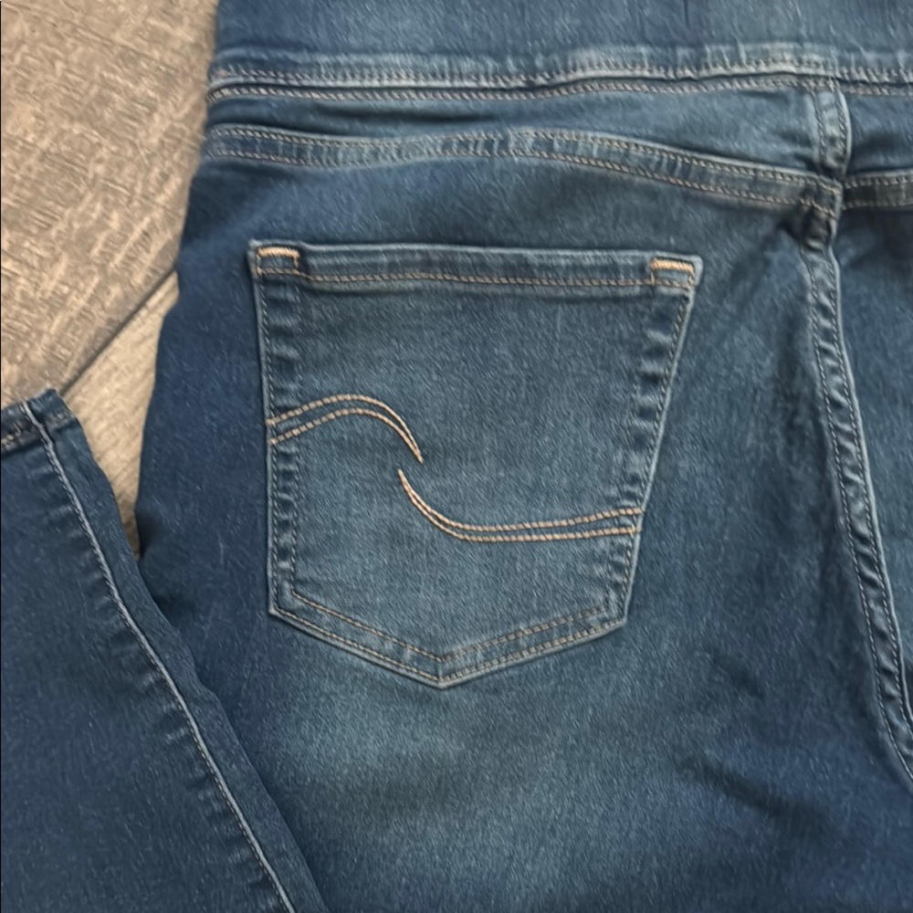Levi's Pull On Skinny Jeans- Totally Shaping  Size 12 - Picture 6 of 9